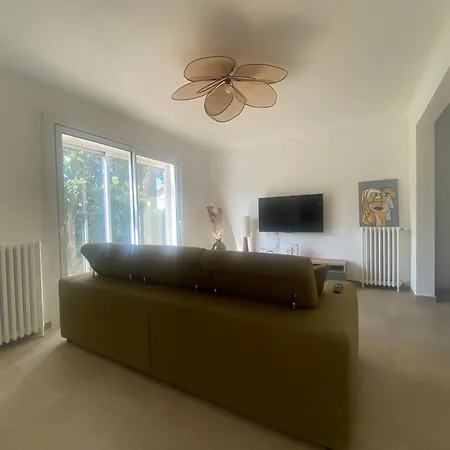 Maison Gerard Philippe بيت للعطل