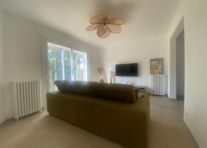 Maison Gerard Philippe Holiday home